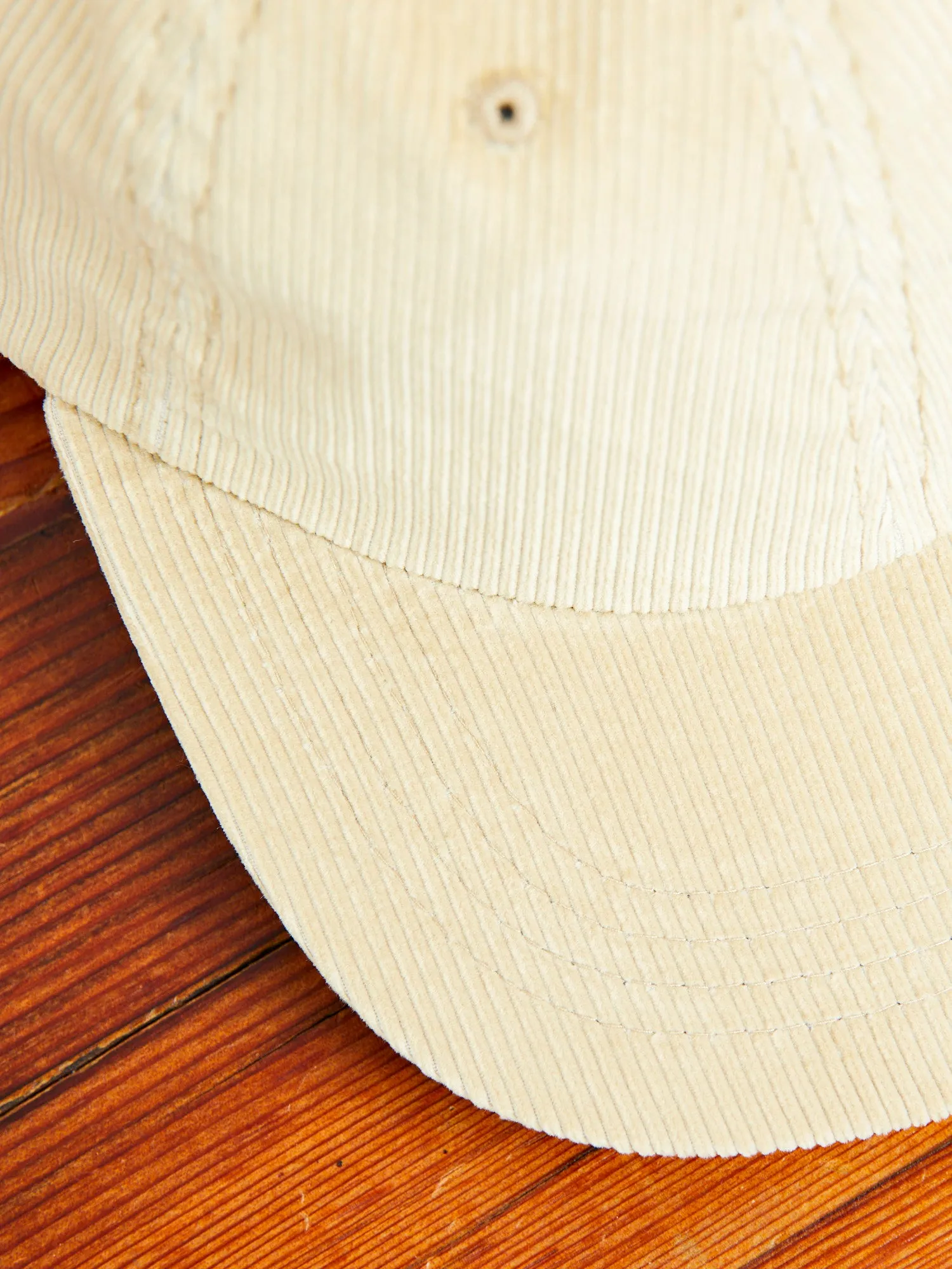 6-Panel Corduroy Cap in Beige