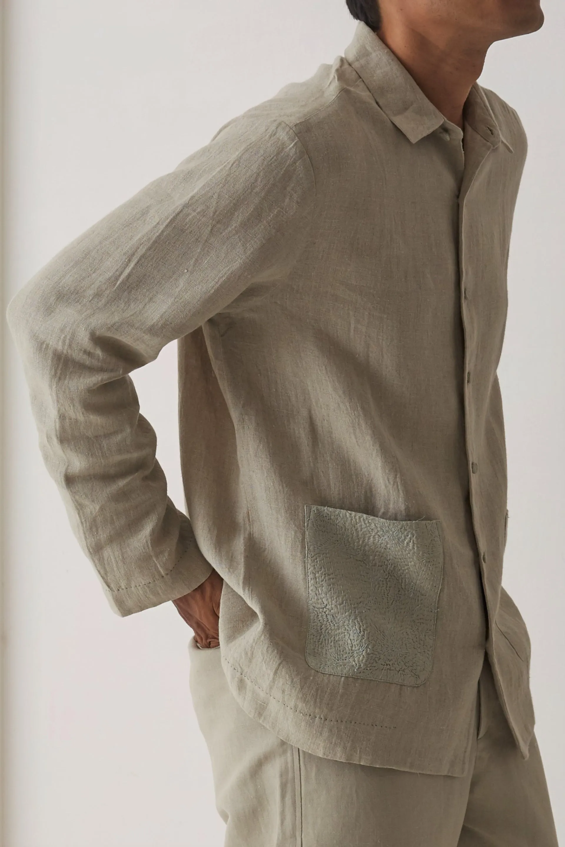 beige shirt collar hollant jacket