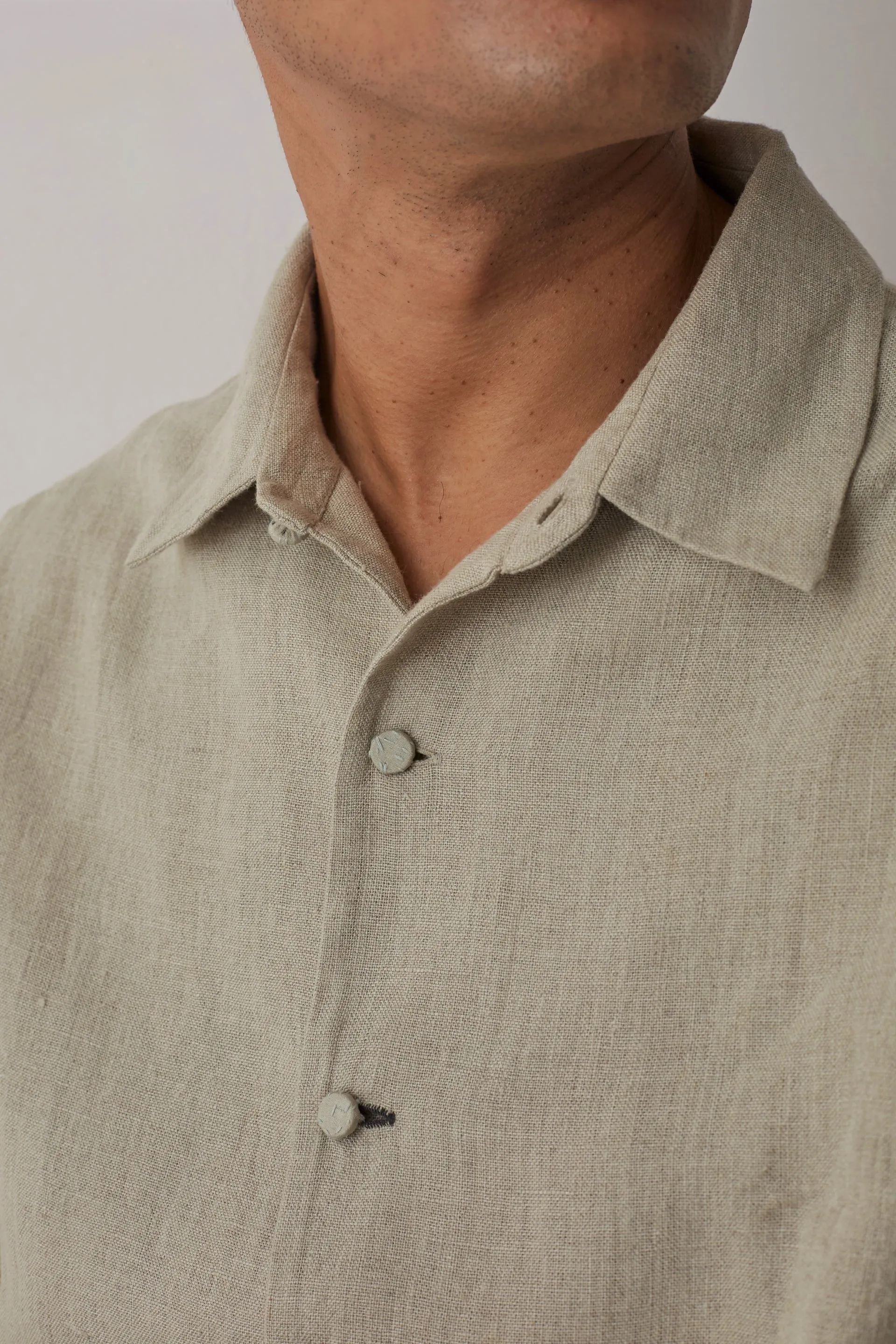 beige shirt collar hollant jacket