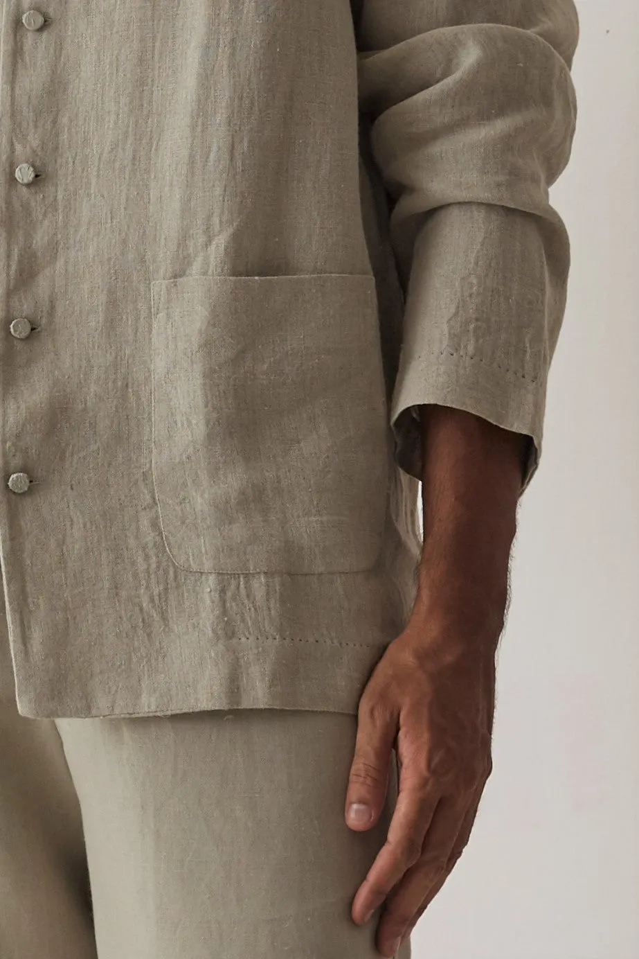 beige shirt collar hollant jacket