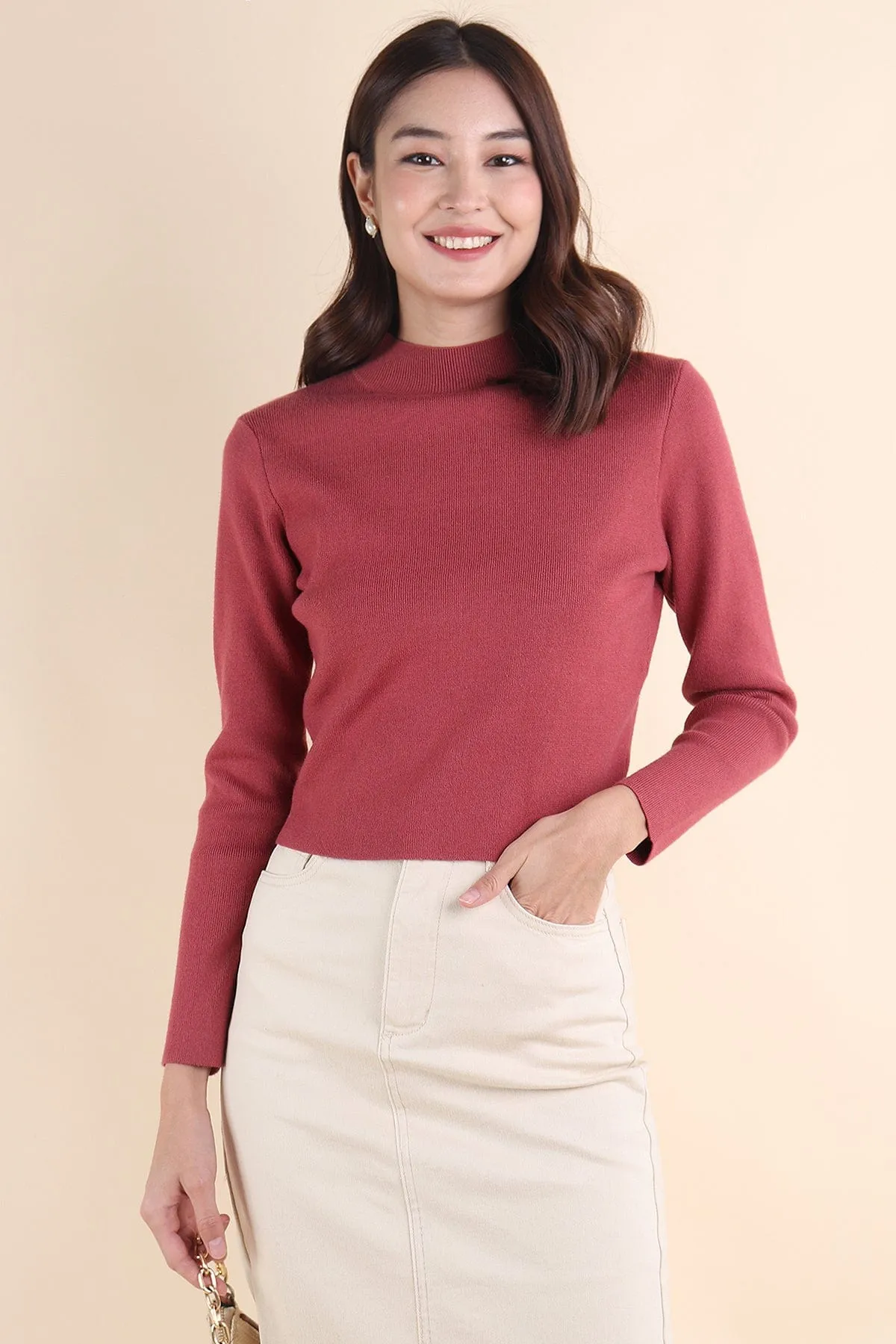 BREN HIGH NECK KNIT TOP IN BRICK