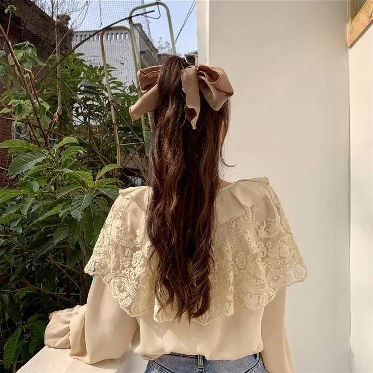 Kawaii Toned Horn Sleeved Shirt