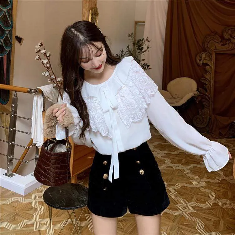 Kawaii Toned Horn Sleeved Shirt